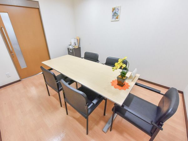 会議室風な部屋の様子