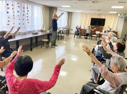 体操中の広々とした部屋