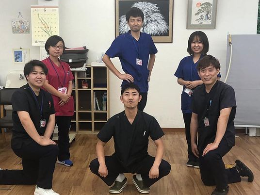 スタッフ集合写真