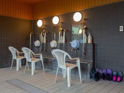 清潔な洗髪スペース