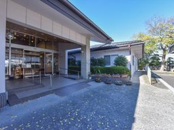 明るく清潔なエントランス