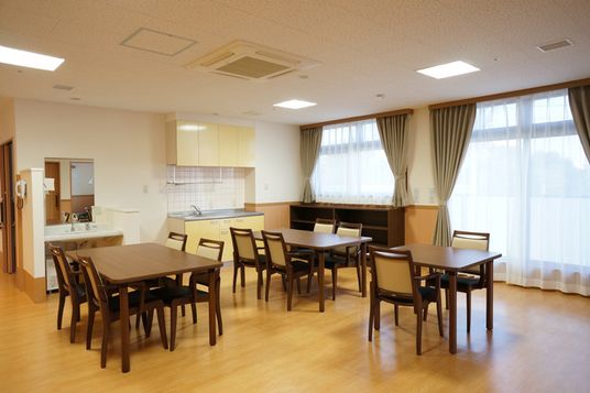明るいダイニングルーム