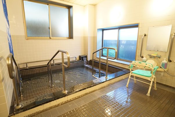 手すり付き快適浴室