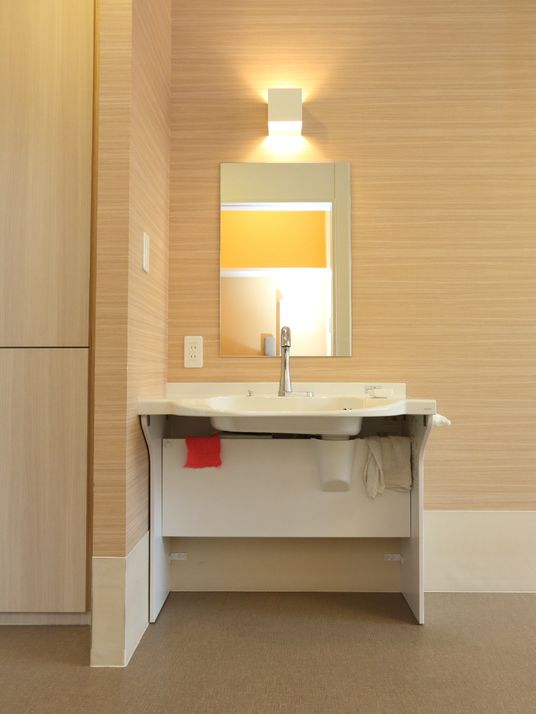 洗面台とミラー