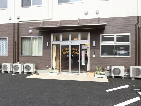 エントランス前のビジュアル