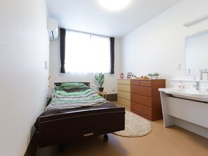 洋室の明るい居室