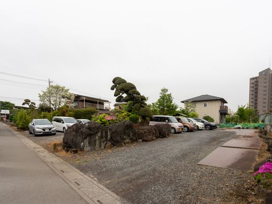 駐車スペースの外観