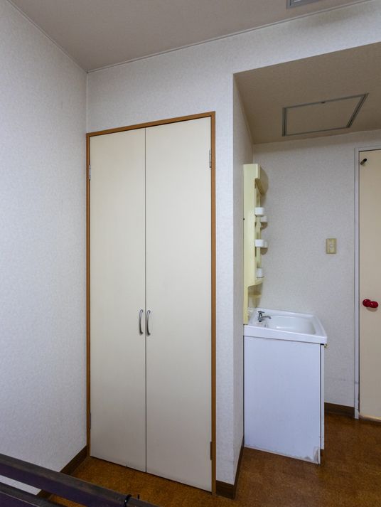 洗面台と収納の空間