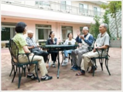 和やかな中庭集会
