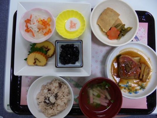 彩り豊かな食事内容