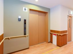 廊下にあるエレベーター