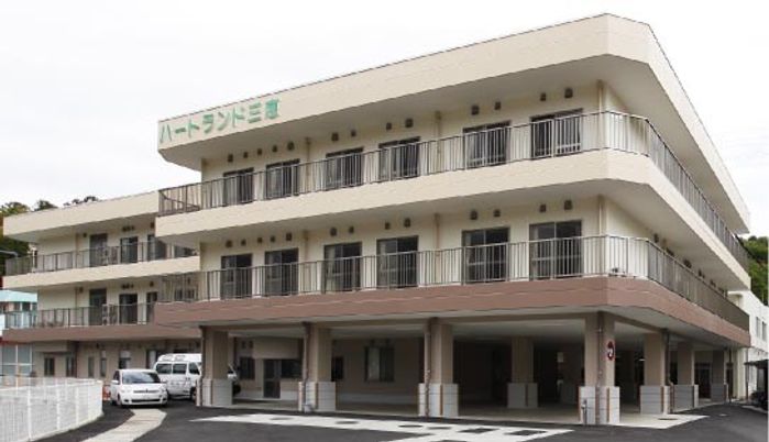 3階建ての建物外観