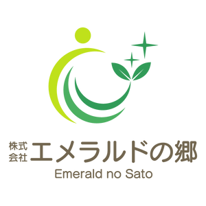 緑色のロゴの看板