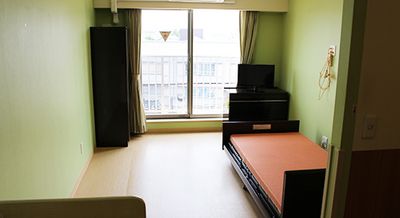 陽光が差し込む居室