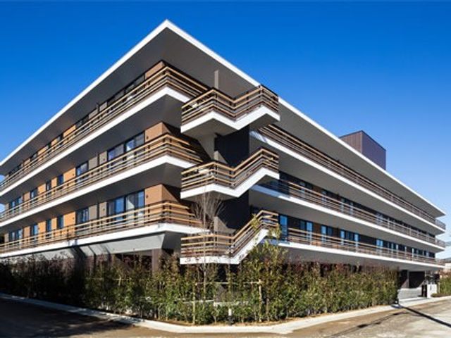 モダンな外観の建物  