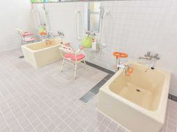 バリアフリーの浴室設備