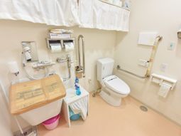 バリアフリー対応のトイレ
