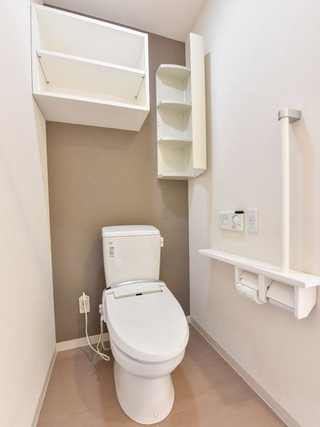 トイレと収納棚の配置