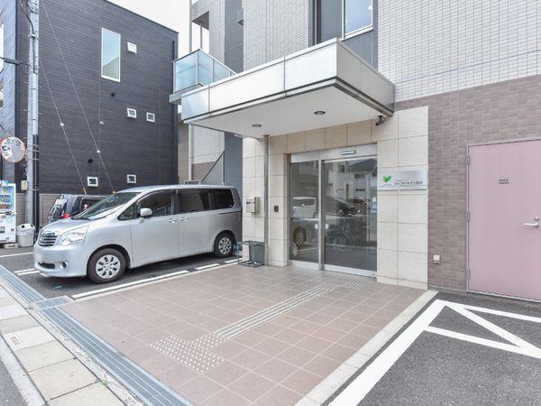 清潔感あるエントランス