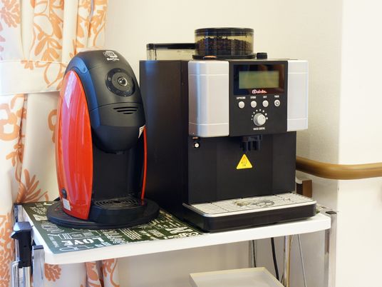 コーヒーマシン設置台所
