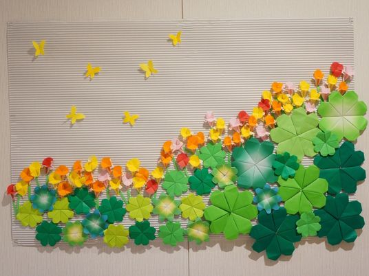 カラフルな壁飾り