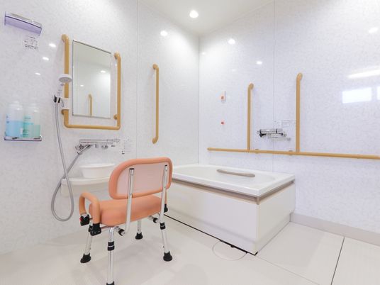 バリアフリー対応の浴室