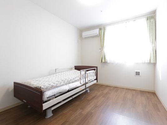 明るく清潔な居室