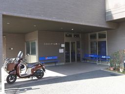エントランスとバイク