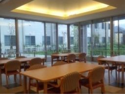 明るいダイニングルーム