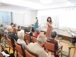 多目的室での活動の様子