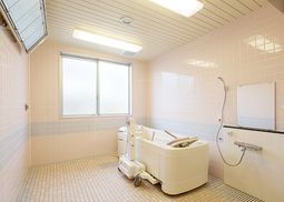 清潔な浴室空間