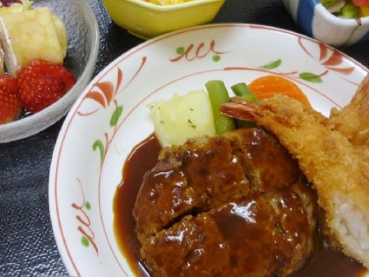 色とりどりの料理一皿