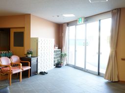 エントランスの待合スペース