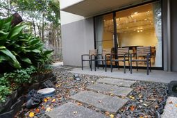 緑あふれるテラス席