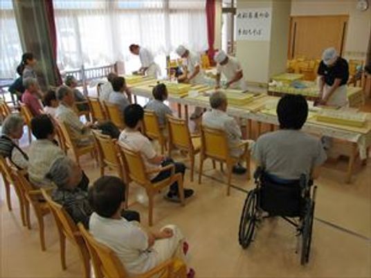 活動中の多目的室