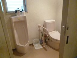 バリアフリーの洗面トイレ