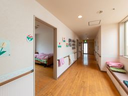 廊下と開いた居室