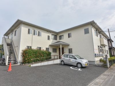外観の建物全景