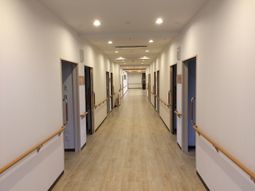 清潔感のある廊下