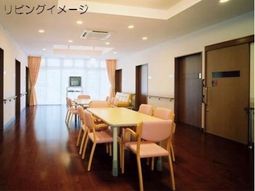 落ち着いた色合いのダイニング