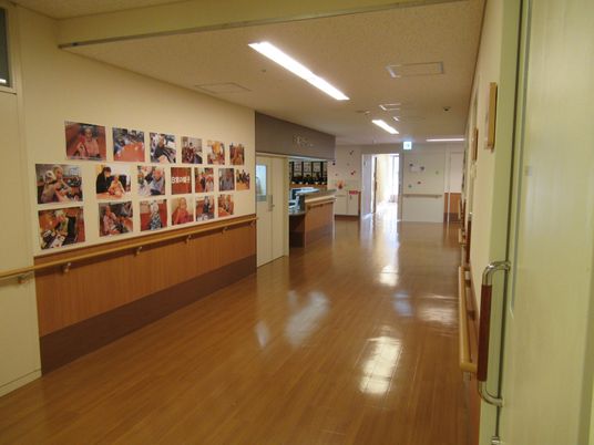 長い廊下が続く場所