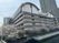 川沿いの建物外観  