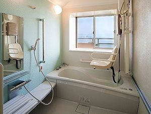 明るい浴室  