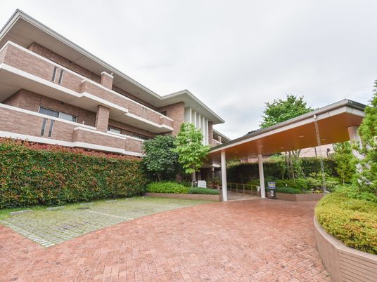 外観のきれいな建物