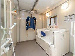 手入れされた浴室設備