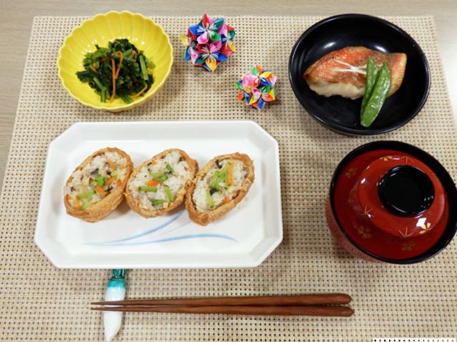 季節を味わう料理 料理 色とりどりの料理が並び、季節感を楽しむことができます。食の楽しさが広がります。