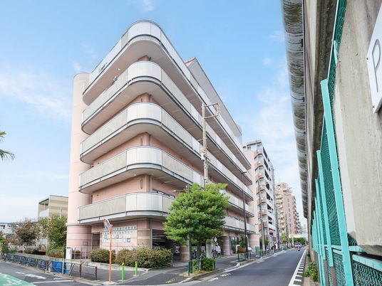 外観の建物正面  