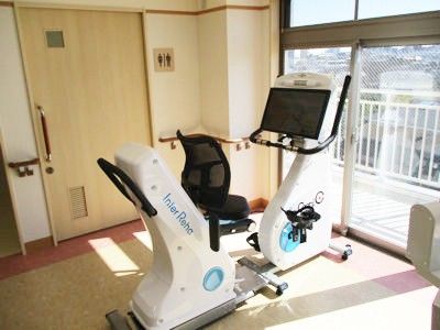明るい機能訓練室