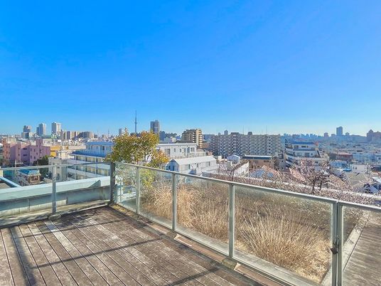 見晴らしのよいテラス  