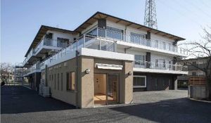 広いベランダの建物外観